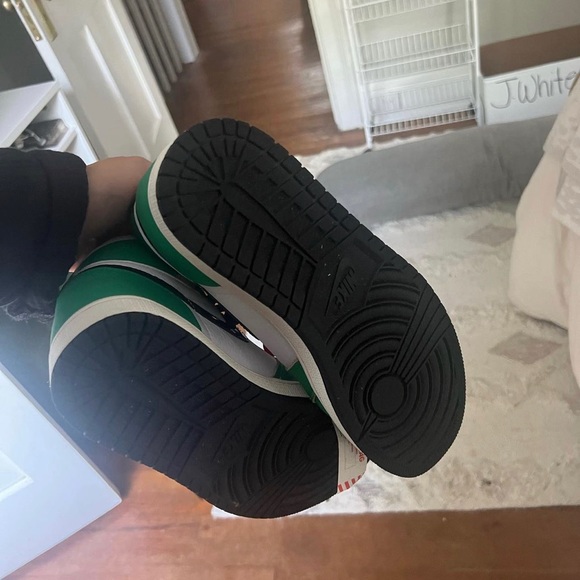 Lucky Green Air Jordans Brand New - Picture 4 of 5